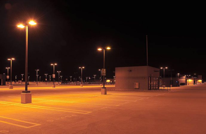 Lampy uliczne LED: Dlaczego warto zainwestować w nowoczesne oświetlenie?